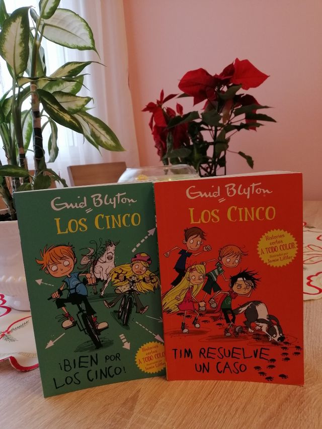2 libros , Los cinco !