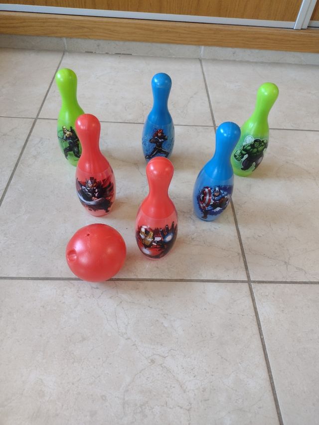 Juego bolos Avengers