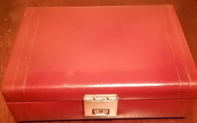 Joyero marrón camel.