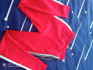 Chandal rojo siksilk de segunda mano por 40,99 EUR en Barcelona en WALLAPOP