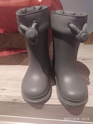 Botas de agua bebe talla 21 de segunda mano por 10 EUR en El Álamo en  WALLAPOP