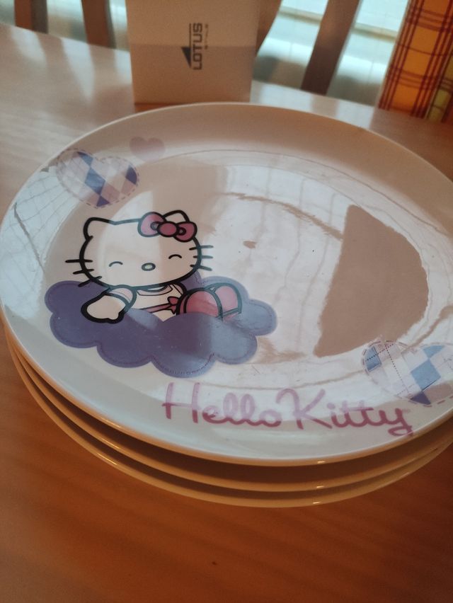 3 platos fuentes Hello Kitty