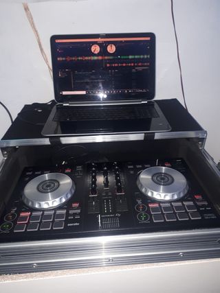 Controlador DDJ-SB3 y maleta de transporte Magma. de segunda mano por 300  EUR en Talavera de la Reina en WALLAPOP