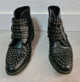 Botines tachuelas Coolway de segunda mano por 10 EUR en Madrid en WALLAPOP