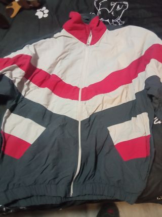Chaqueta chándal vintage de segunda mano por 5 EUR en Catarroja en WALLAPOP
