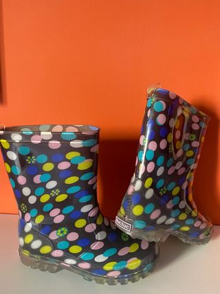 Botas de agua con luces. Marca Tuc Tuc. Talla 30 de segunda mano por 8 EUR  en Barcelona en WALLAPOP