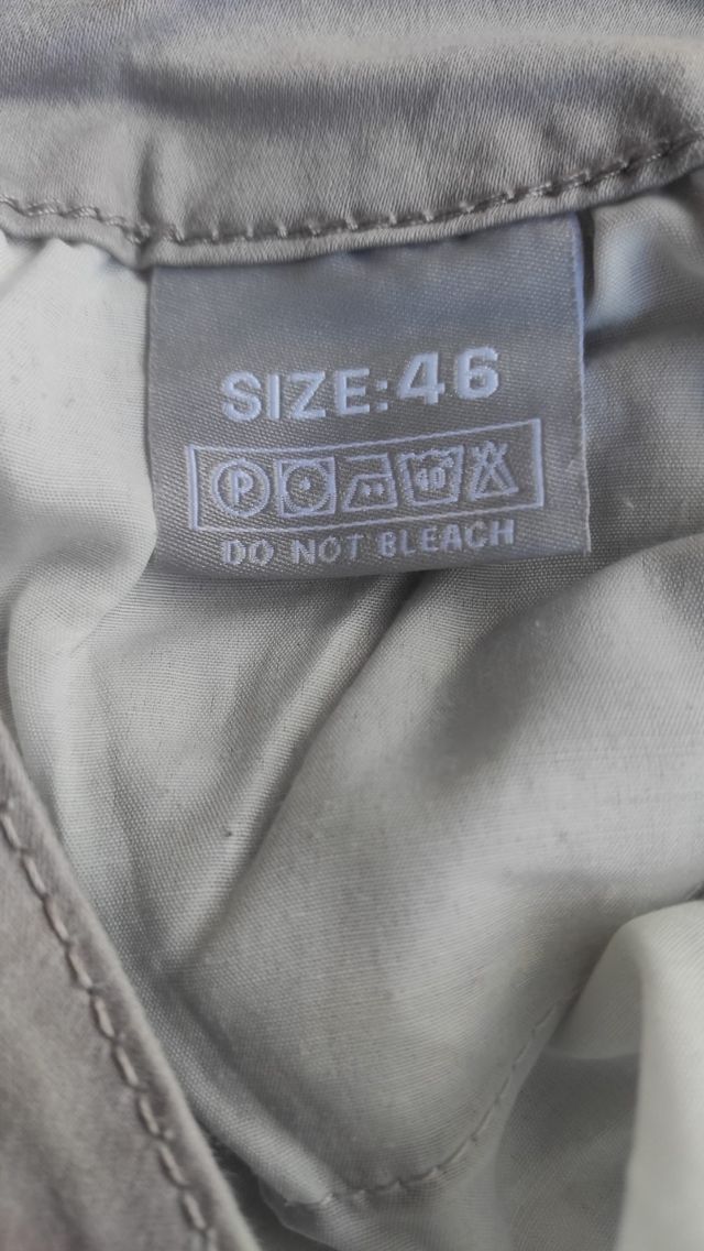 Pantalón pitillo Gris