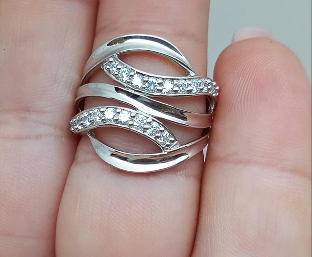 Precioso Anillo entrelazado de plata de ley 925 