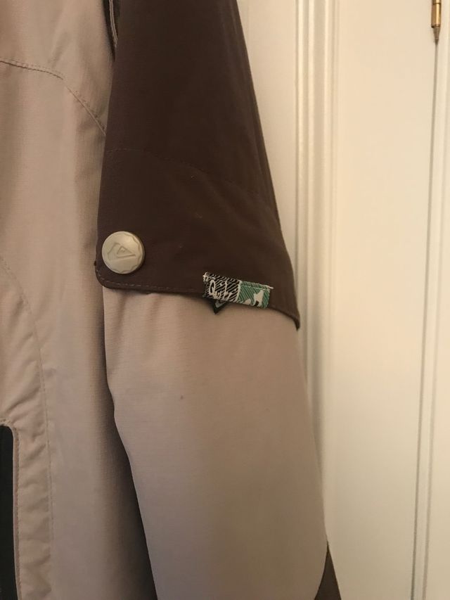 Precioso abrigo/ canguro nieve Quiksilver