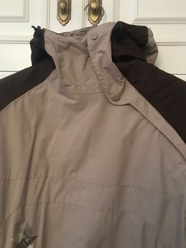 Precioso abrigo/ canguro nieve Quiksilver