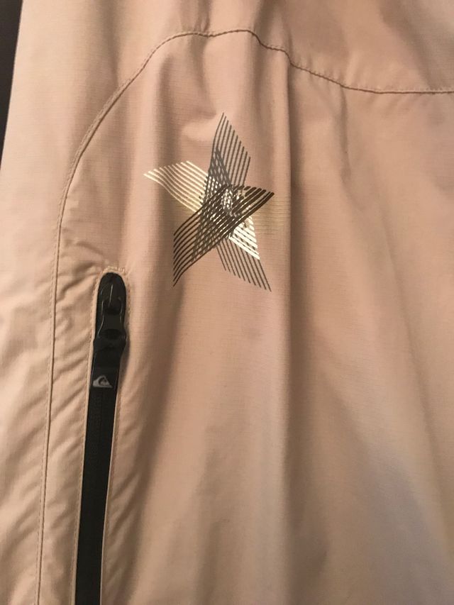 Precioso abrigo/ canguro nieve Quiksilver