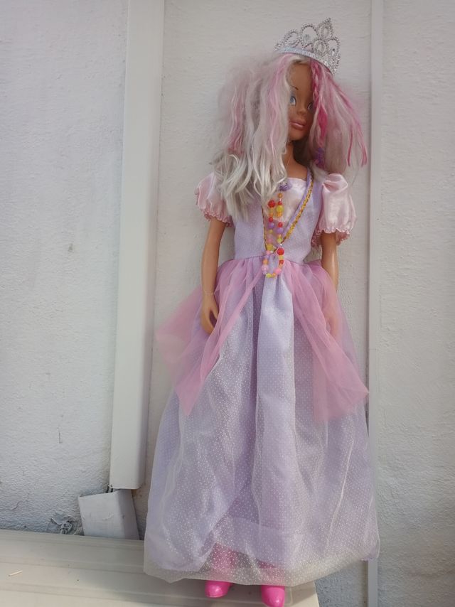 muñeca princesa alta
