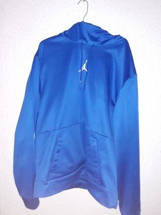 Sudadera Jordan azul de segunda mano por 25 EUR en Madrid en WALLAPOP