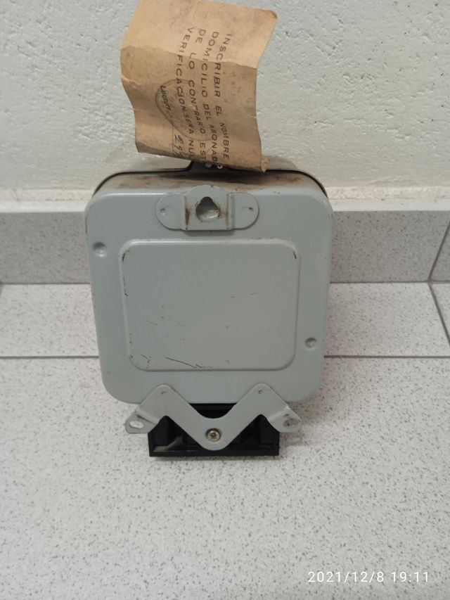 contador de corriente antiguo