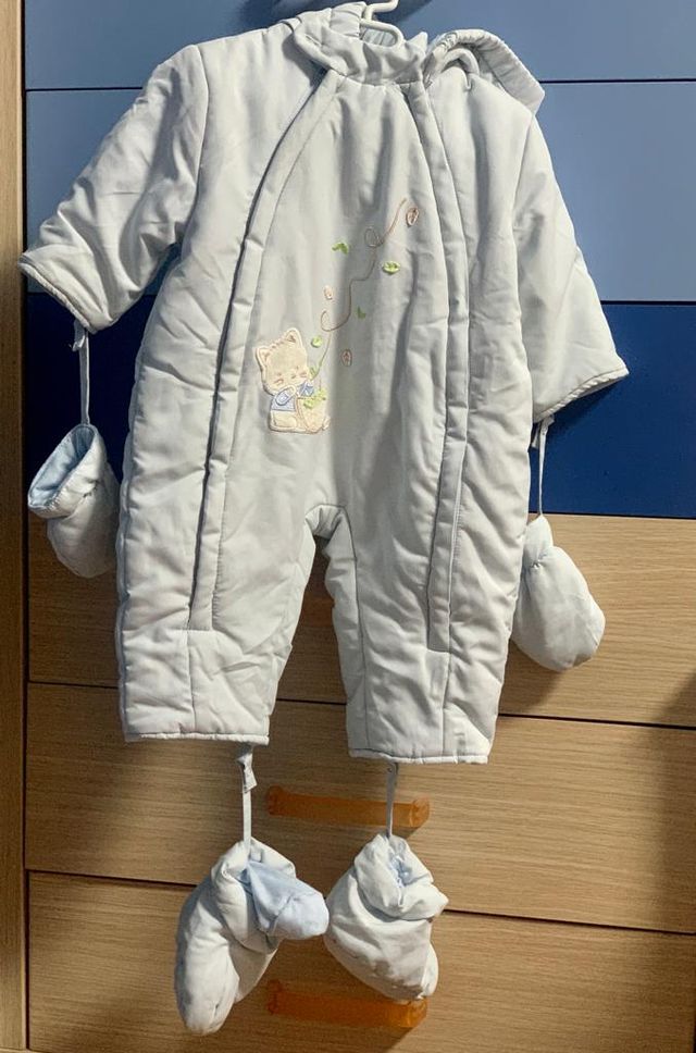 Buzo azul. 3-6 meses. Mayoral.