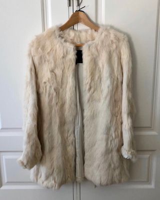 Chaleco Flecos Piel Conejo Gris – Imperio Clandestino