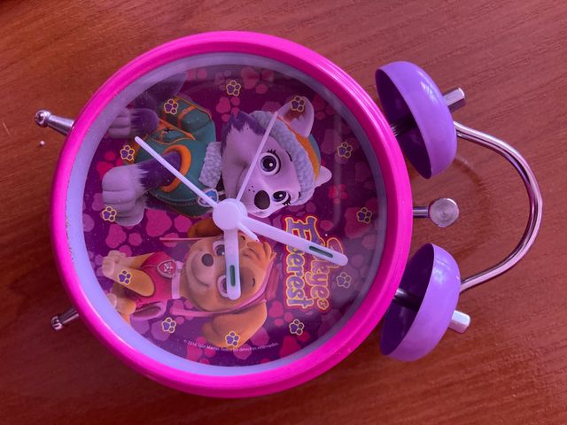 Reloj despertador patrulla canina