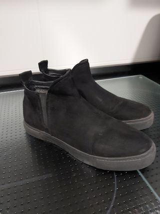Botas hombre Zara de segunda mano por 15 EUR en Santiago de Compostela en  WALLAPOP
