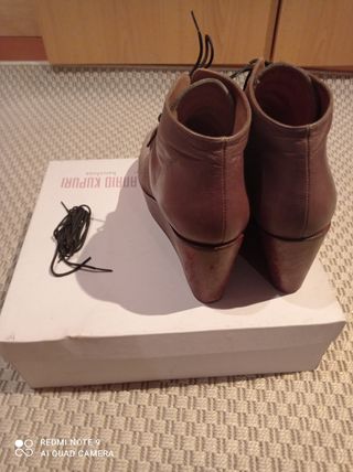 Botines plataforma madera. Anaid Kupuri. Talla 39 de segunda mano por 5 EUR  en Igualada en WALLAPOP