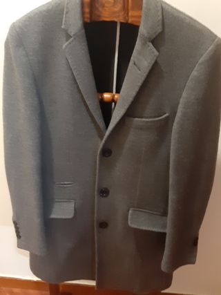Abrigo hombre de Roberto Verino de segunda mano por 15 EUR en Parque  Montouto en WALLAPOP