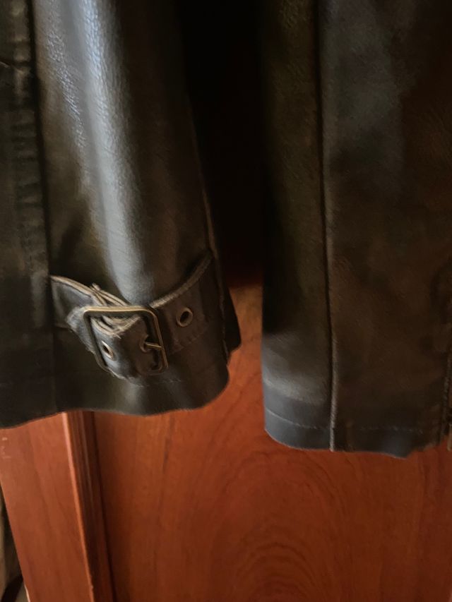 Cazadora de Springfield en color marrón.