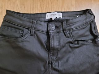 Jeans Efecto encerado Talla 34 MANGO de segunda mano por 3 EUR en Barcelona  en WALLAPOP