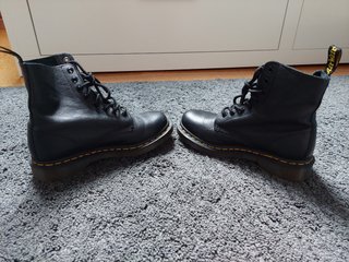 Botas Dr. Martens negras, talla 37 de segunda mano por 115 EUR en Bilbao en  WALLAPOP