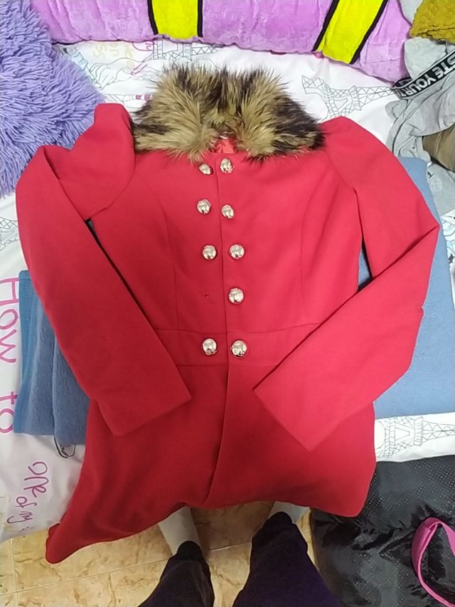 abrigo rojo
