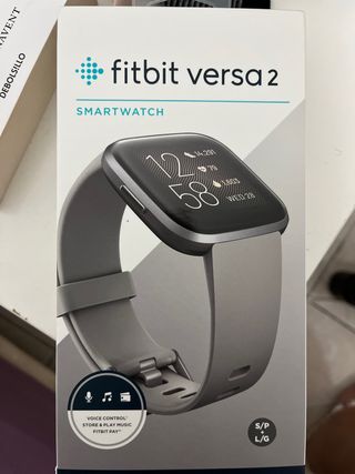 Fitbit versa 2 de segunda mano por 100 EUR en Barcelona en WALLAPOP