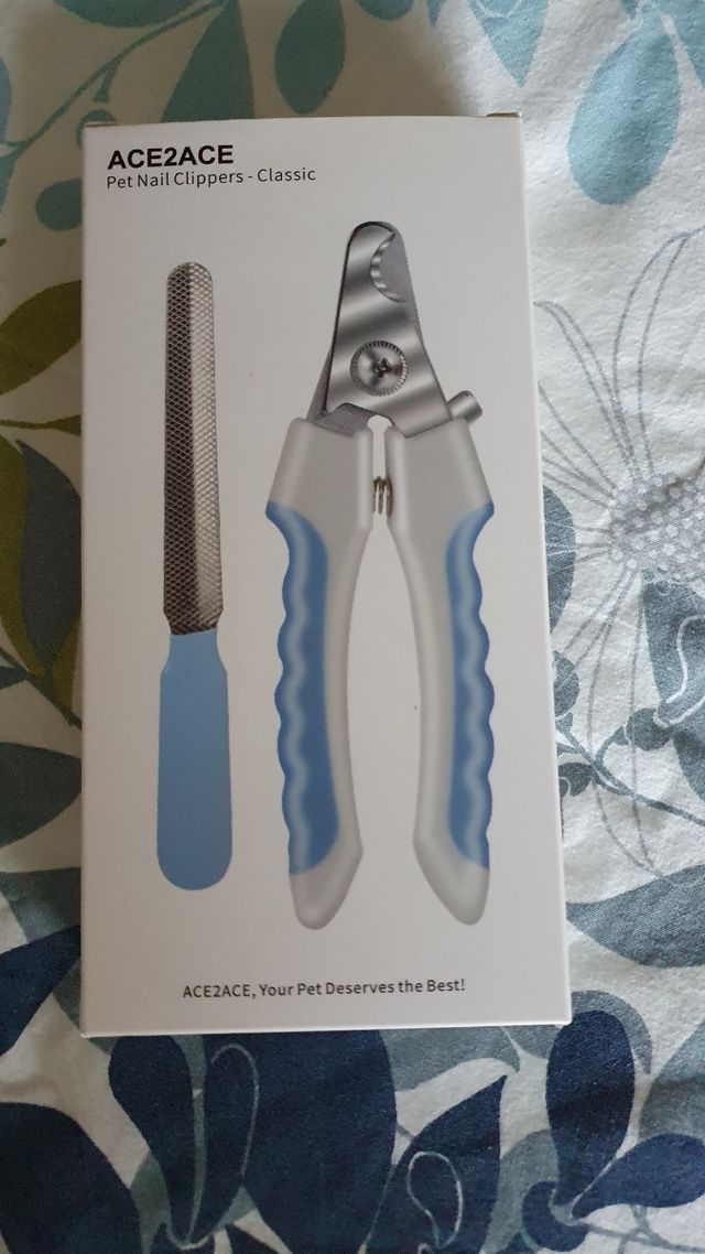 Cortauñas y lima perro