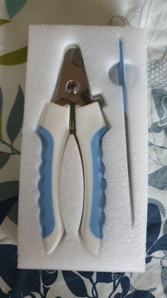 Cortauñas y lima perro