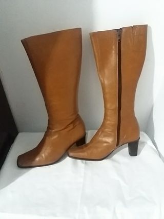 Botas piel mujer MARTINELLI de segunda mano por 20 EUR en Alcobendas en  WALLAPOP