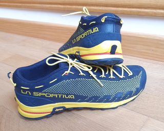 Zapatillas trekking hombre La Sportiva NUEVAS de segunda mano por 140 EUR  en Alcalá de Henares en WALLAPOP