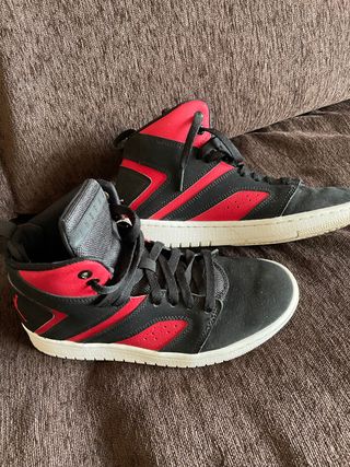Zapatillas Jordan 38,5 de segunda mano por 40 EUR en Barcelona en WALLAPOP