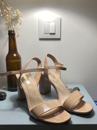Tacones primark talla 39 de segunda mano por 5 EUR en Las Palmas de Gran  Canaria en WALLAPOP