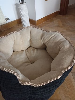 Cama para gato o perro pequeño de segunda mano por 18 EUR en Leganés en  WALLAPOP