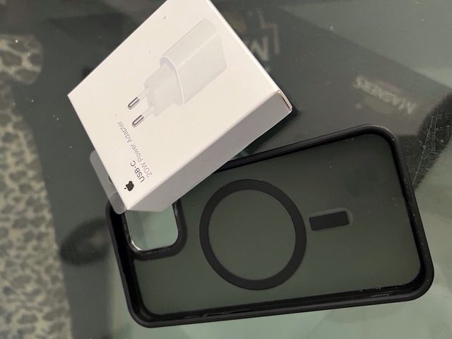 Custodia per iPhone 12 Pro+caricatore USB - C originale