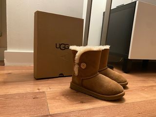 Botas UGG de segunda mano en Las Rozas de Madrid en WALLAPOP