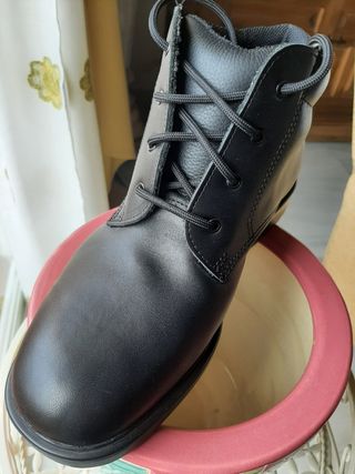 Botas Botines Calzado Robusta Gore Tex de segunda mano por 20 EUR en  Badajoz en WALLAPOP