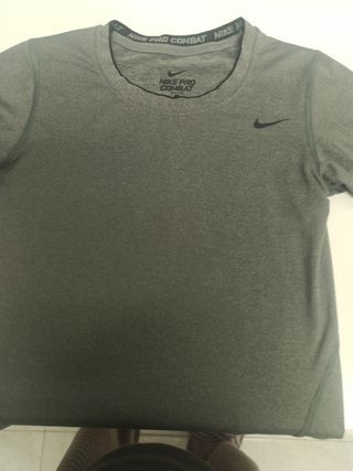 Camiseta térmica Nike pro combat. T\\/L, 12-13 años de segunda mano por 10  EUR en Atarrabia en WALLAPOP