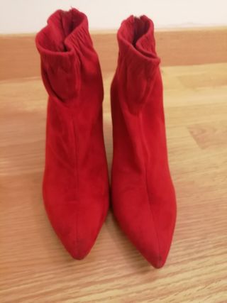 Botas de stradivarius de segunda mano por 9 EUR en Carmona en WALLAPOP