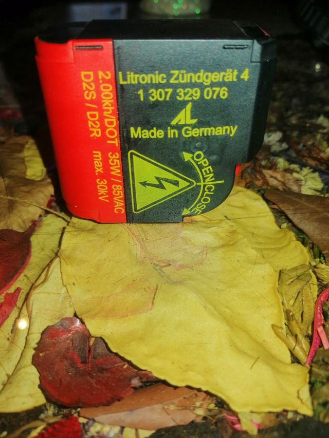 bombilla de xenon y balastros