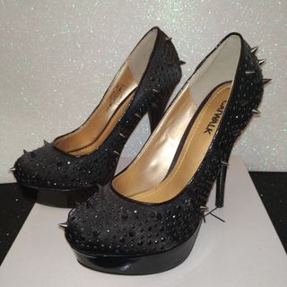 Muy Chulo Zapatos Tacón Talla 37 Pinchos Punk Rock de segunda mano por 59  EUR en Marbella en WALLAPOP