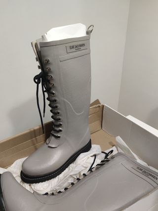 BOTAS DE AGUA MUJER ILSE JACOBSEN TALLA 36. de segunda mano por 35 EUR en  San Lorenzo de El Escorial en WALLAPOP