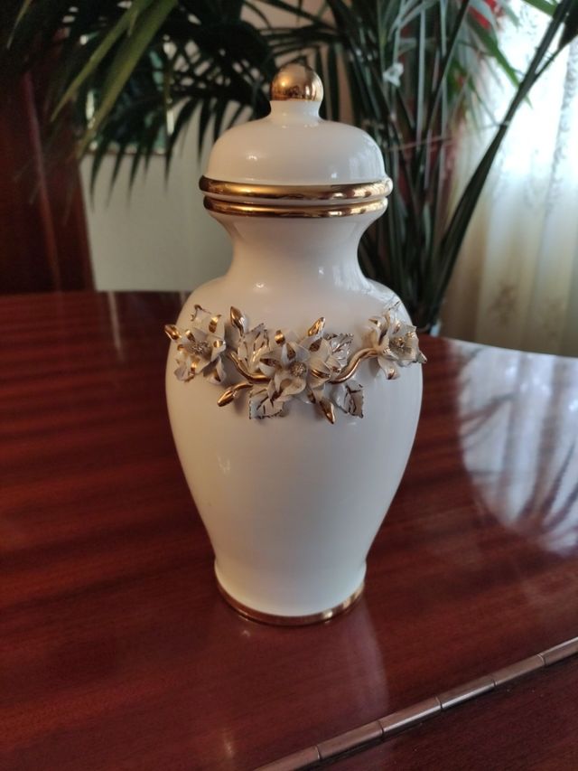 Jarrón de porcelana