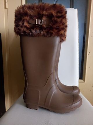 Botas para lluvia o nieve de segunda mano por 10 EUR en Nuevo Baztán en  WALLAPOP