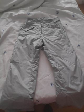 PANTALONES MUJER NIEVE 42 DECATHLON de segunda mano por 18 EUR en  Alegria-Dulantzi en WALLAPOP