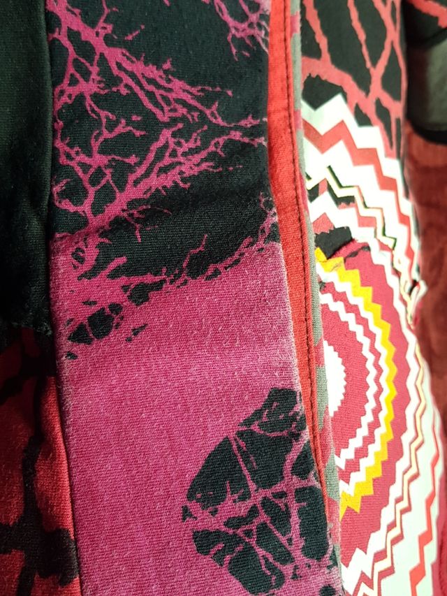 falda de la marca desigual talla XS