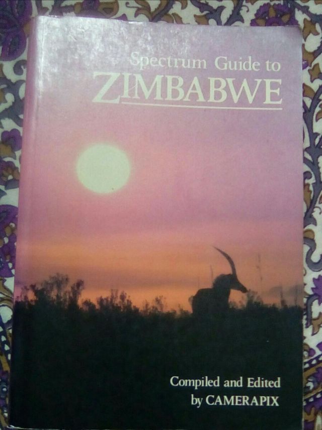 libro guía de zimbabwe con ilustraciones