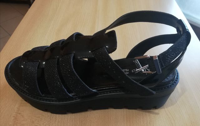 Sandalo  nero Alesya Tg 39